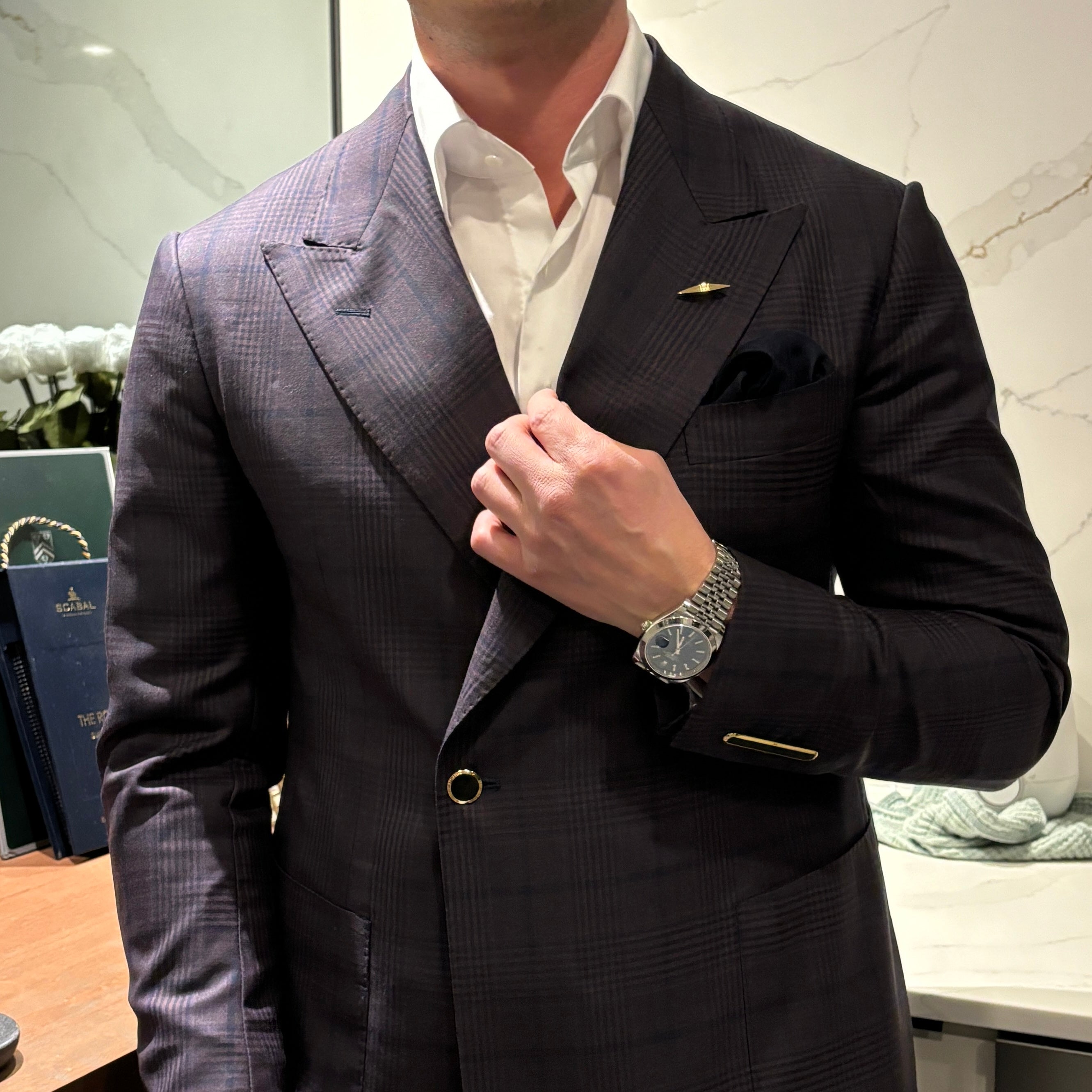 Suit with 18k Gold jewelry buttons